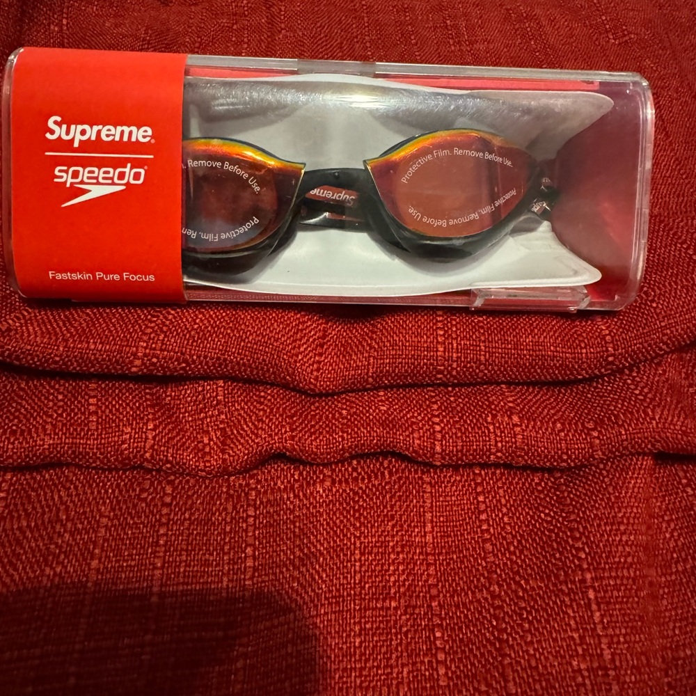 Supreme Speedo swim goggles